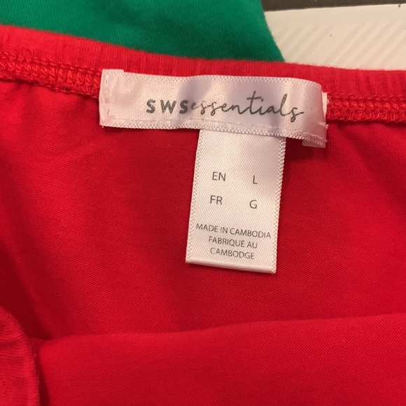 3 strapless tube tops (bandeau tops): 1 pink; 1 green; 1 red with white stripes. - Picture 9 of 11